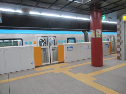仙台市地下鉄東西線の、仙台駅でございます。