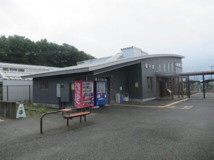 巣子駅は、岩手県滝沢市巣子にある、いわて銀河鉄道線の駅。
