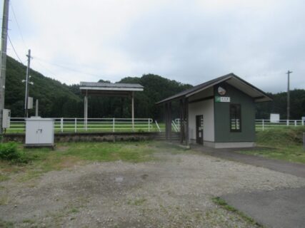 末広駅は、秋田県鹿角市十和田末広字向平にある、JR東日本花輪線の駅。