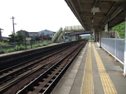 徳和駅は、三重県松阪市下村町にある、JR東海紀勢本線の駅。