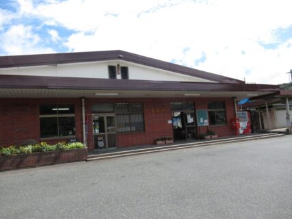 滝部駅は、山口県下関市豊北町滝部森友にある、JR西日本山陰本線の駅。