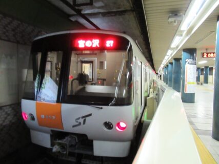 白石駅は、札幌市白石区東札幌2条にある、札幌市営地下鉄東西線の駅。