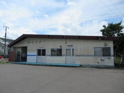 三川駅は、北海道夕張郡由仁町字三川にある、JR北海道室蘭本線の駅。