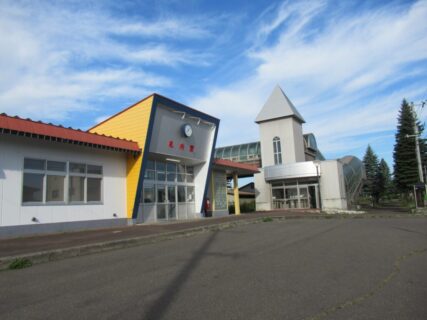 札内駅は、北海道中川郡幕別町札内中央町にある、JR北海道根室本線の駅。