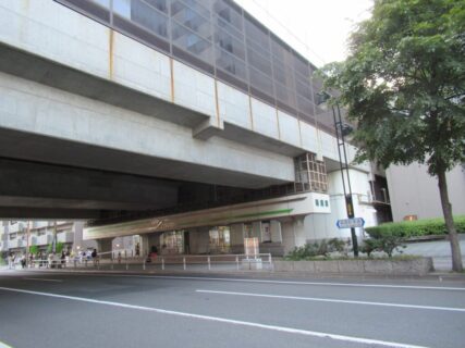 桑園駅は、札幌市中央区北11条西15丁目にある、JR北海道の駅。