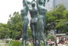 大通公園にある、石川啄木のブロンズ像と歌碑でございます。