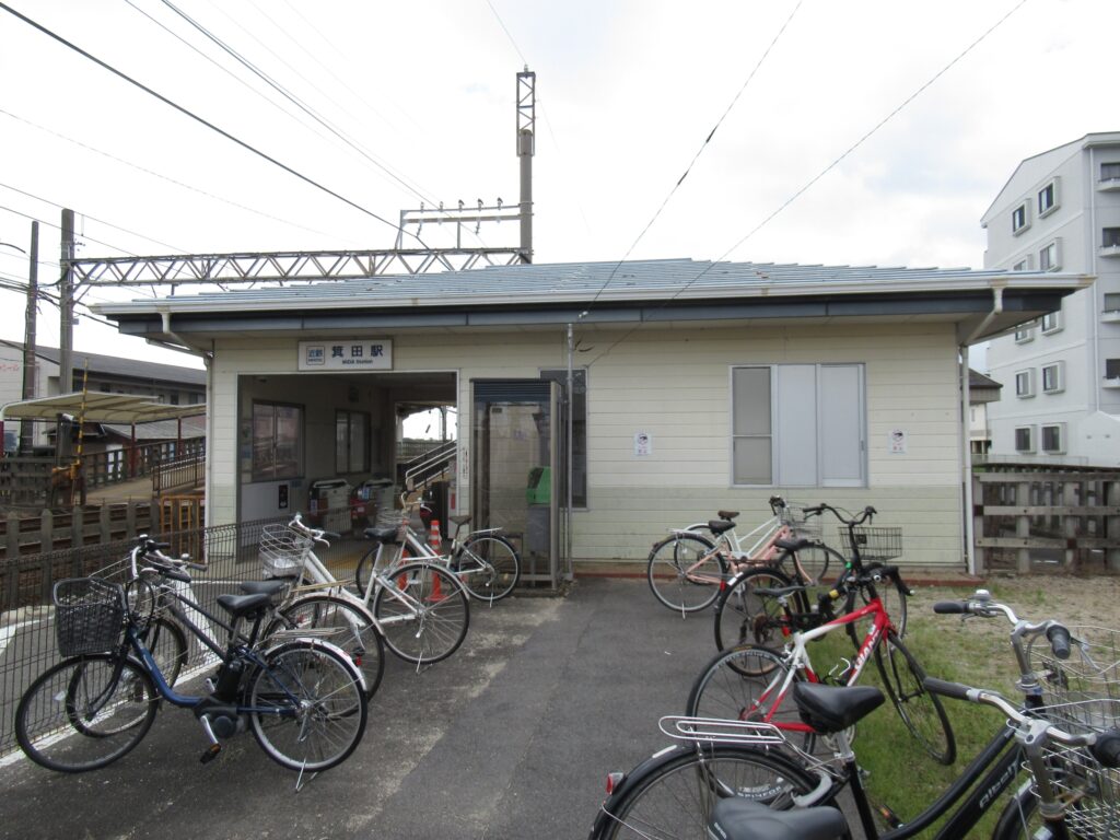 箕田駅は、三重県鈴鹿市南堀江一丁目にある、近畿日本鉄道名古屋線の駅。