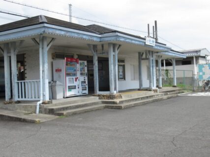 鼓ヶ浦駅は、三重県鈴鹿市寺家四丁目にある、近鉄名古屋線の駅。