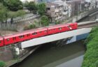 聖橋の上から眺める定番の風景と言えば、神田川を渡る丸の内線ですわな。
