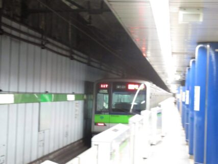 岩本町駅は、千代田区神田岩本町にある、都営地下鉄新宿線の駅。
