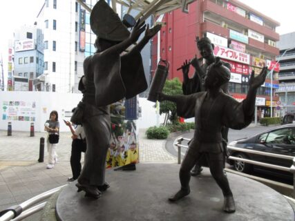 南越谷阿波踊りは、日本三大阿波踊りに数えられる。