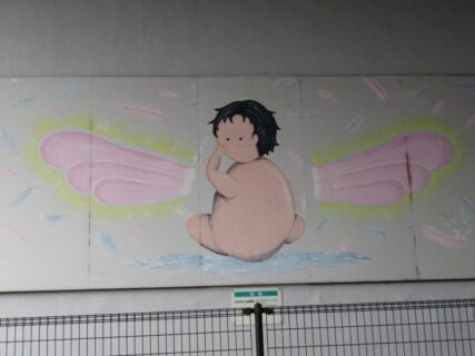 竹田駅前の、名神高速道路高架下プチギャラリーです。