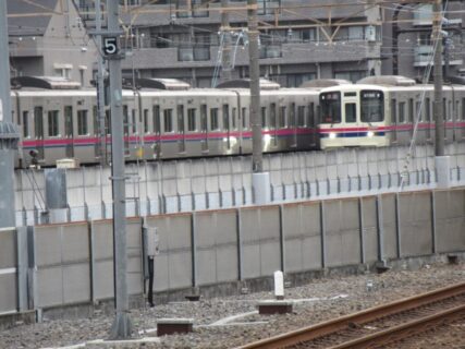 京王永山駅は、多摩市永山一丁目にある、京王電鉄相模原線の駅。