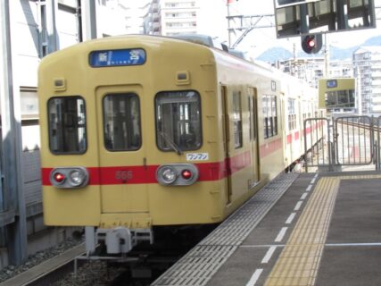 西鉄千早駅は、福岡市東区千早四丁目にある、西日本鉄道貝塚線の駅。