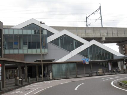 松任駅は、石川県白山市相木町にある、JR西日本北陸本線の駅。