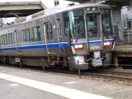 野々市駅は、石川県野々市市二日市三丁目にある、JR西日本北陸本線の駅。