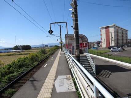 蓮ヶ池駅は、宮崎県宮崎市村角町にある、JR九州日豊本線の駅。