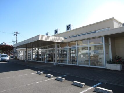 水俣駅は、熊本県水俣市桜井町にある、肥薩おれんじ鉄道の駅。