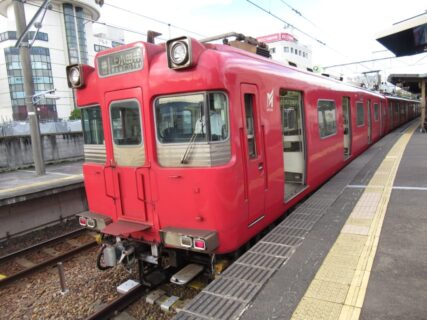 豊田市駅は、愛知県豊田市若宮町一丁目にある、名古屋鉄道三河線の駅。