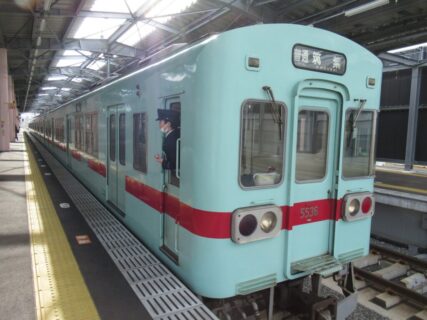 春日原駅は、福岡県春日市春日原東町にある、西鉄天神大牟田線の駅。