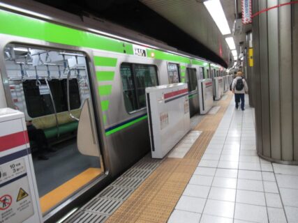 都営地下鉄都営新宿線と京王新線の新宿駅でございます。