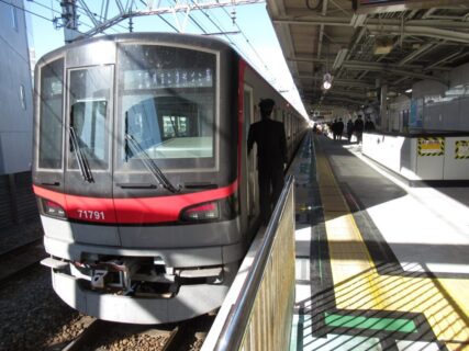 梅島駅は、足立区梅田七丁目にある、東武鉄道伊勢崎線の駅。