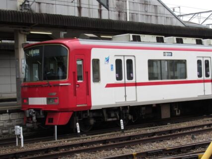 伊奈駅は、愛知県豊川市伊奈町南山新田にある、名鉄名古屋本線の駅。