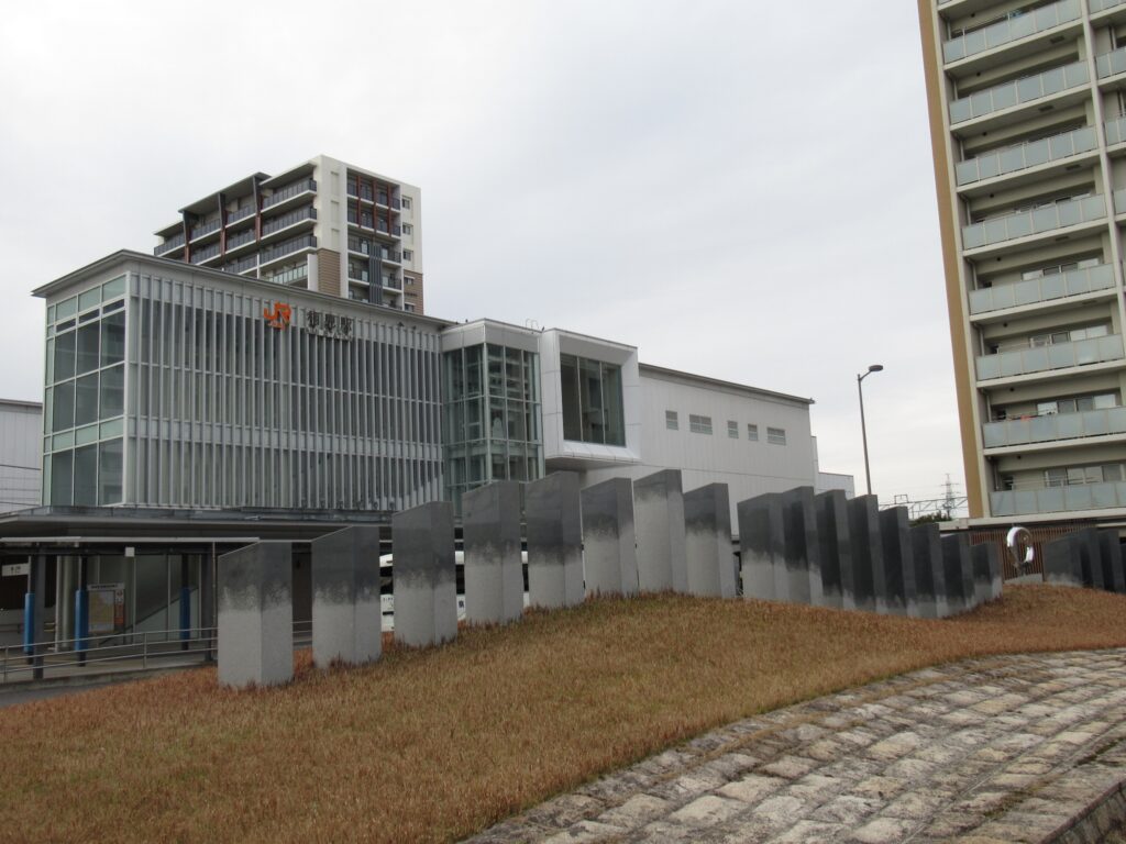 相見駅は、愛知県額田郡幸田町相見にある、JR東海東海道本線の駅。