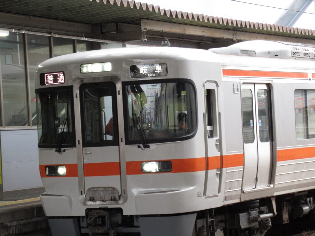 岡崎駅は、愛知県岡崎市にある、JR東海東海道本線・愛知環状鉄道の駅。