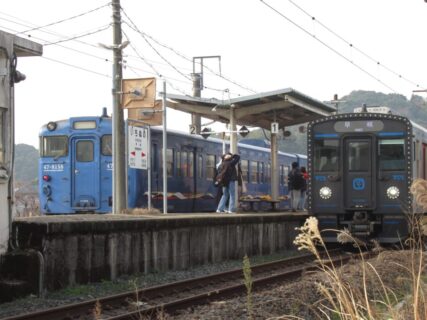 市布駅は、長崎県諫早市多良見町市布にある、JR九州長崎本線の駅。
