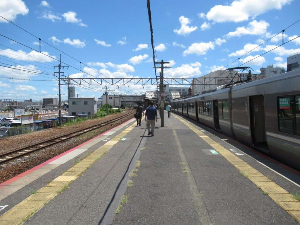石山駅(JR西日本)