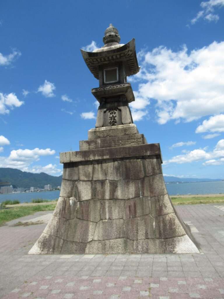 石場津の常夜燈(大津市)