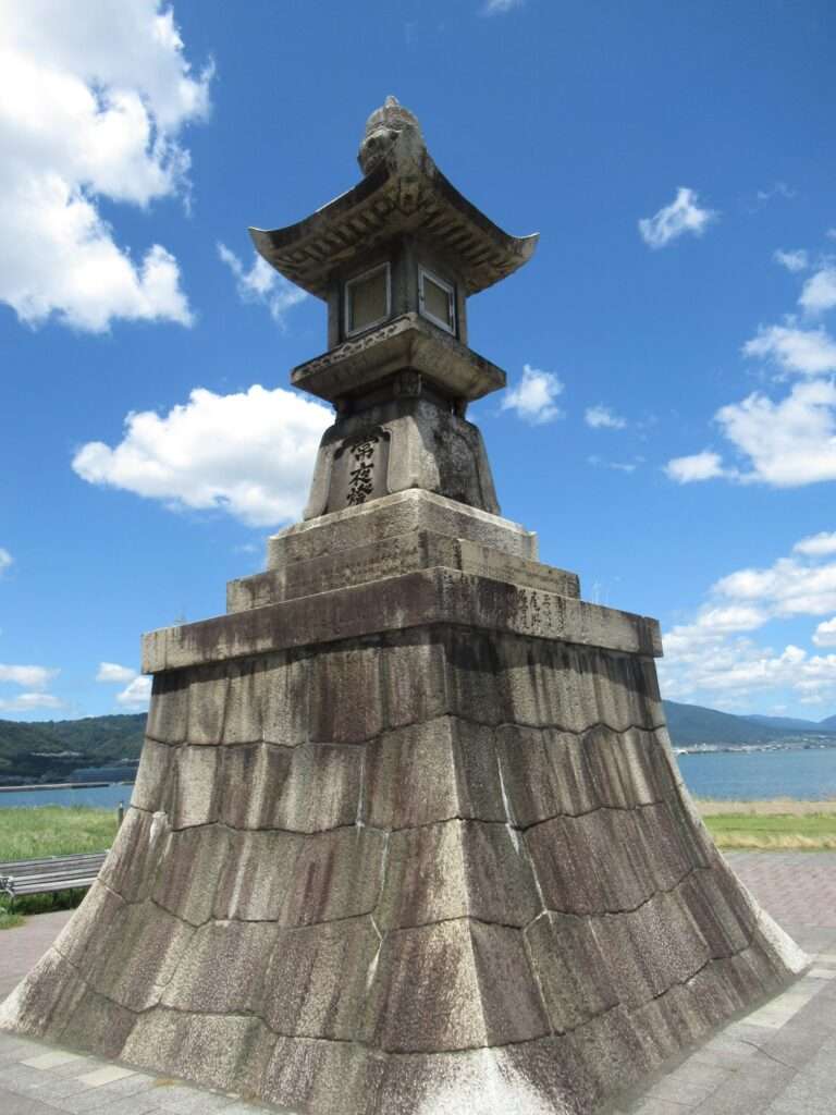 石場津の常夜燈(大津市)