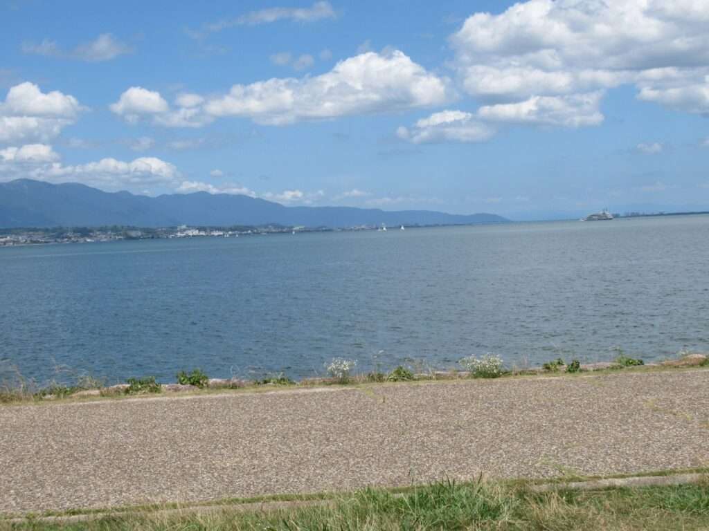 琵琶湖の眺め@びわこホール