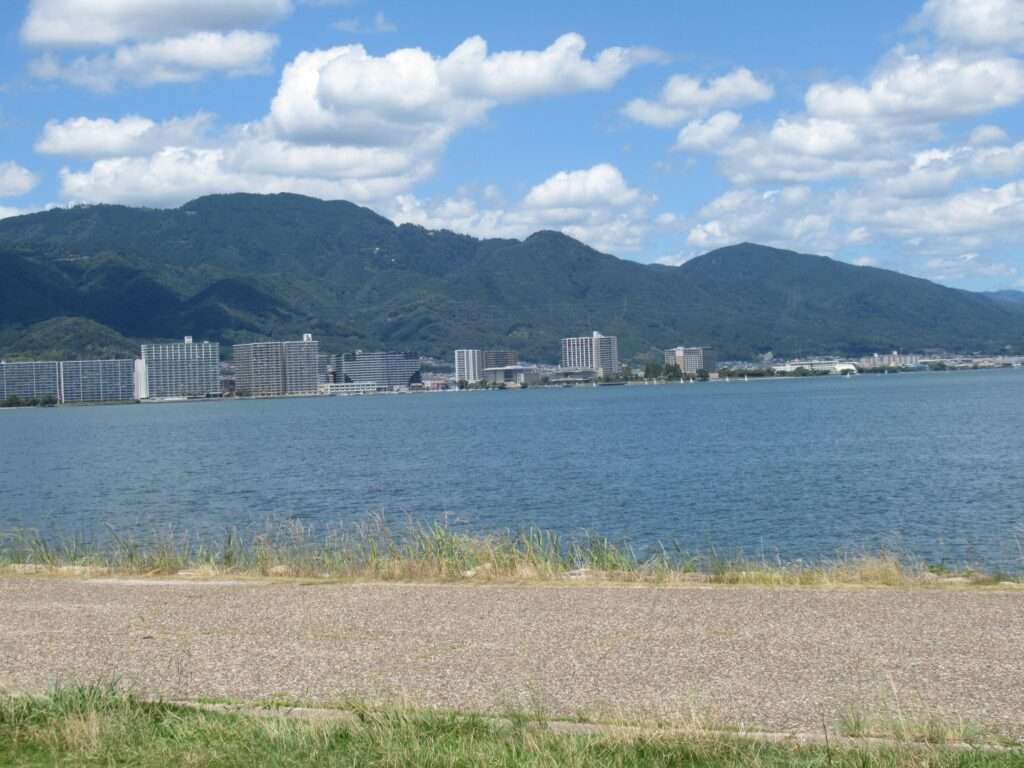 琵琶湖の眺め@びわこホール