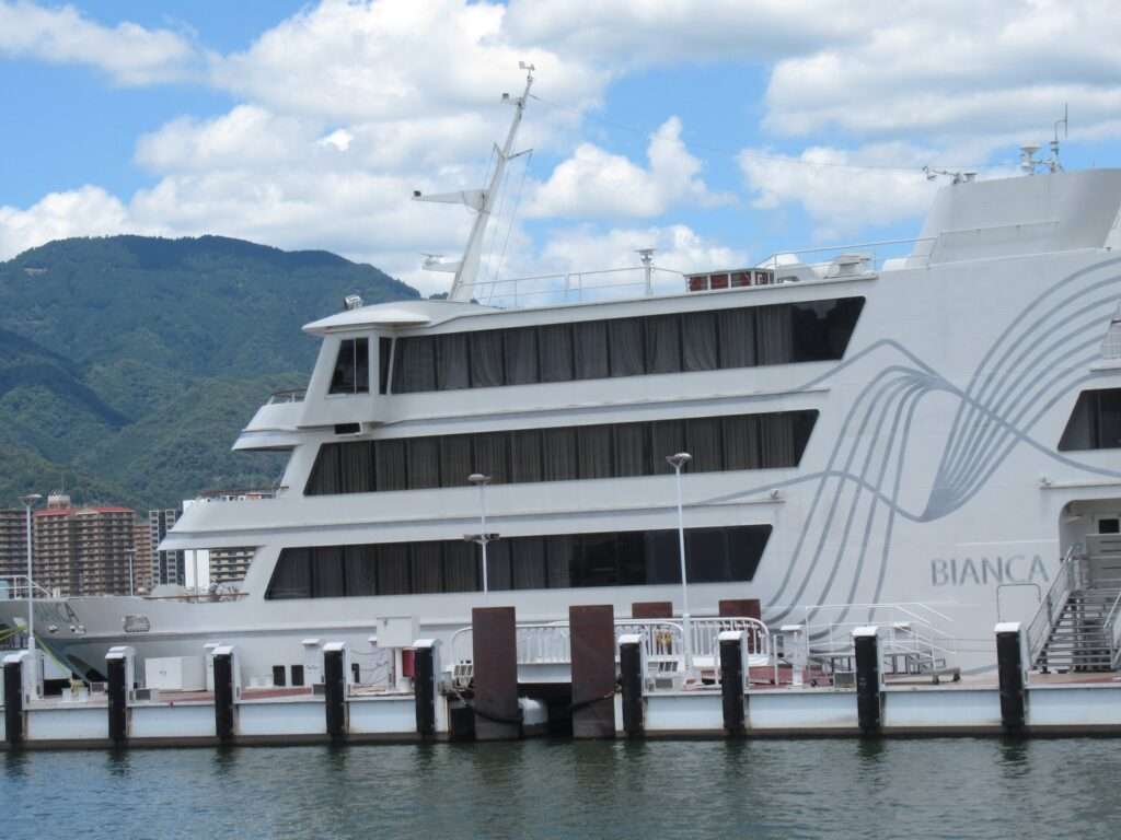 観光船ビアンカ(ミシガンクルーズ)