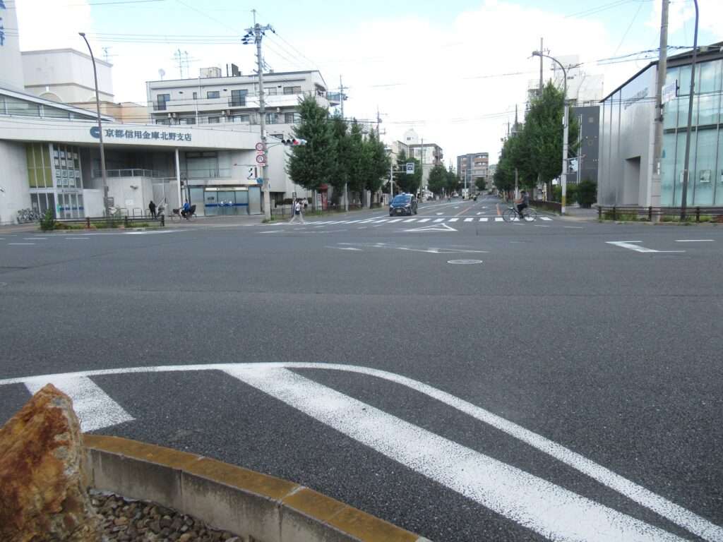 北野白梅町の雨庭(京都市)