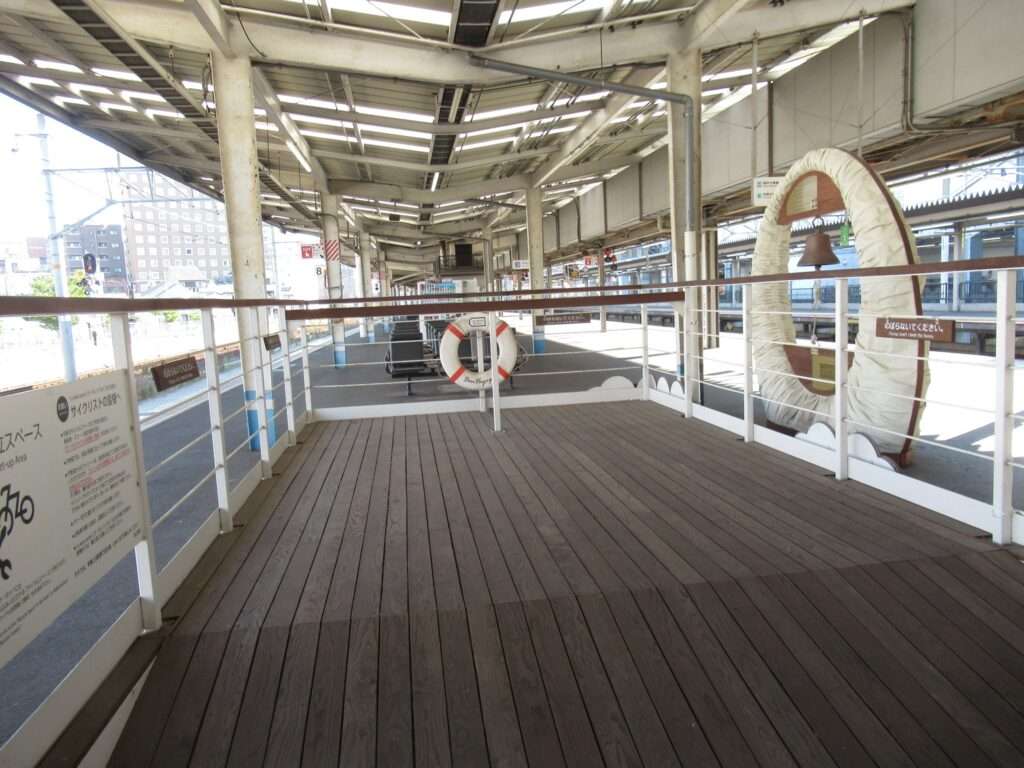 La Malle de Bois 乗場@岡山駅