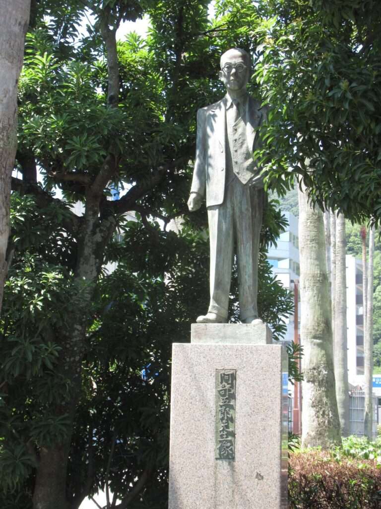 阿部五郎像@新町橋