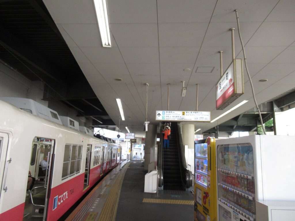 瓦町駅(高松琴平電気鉄道)