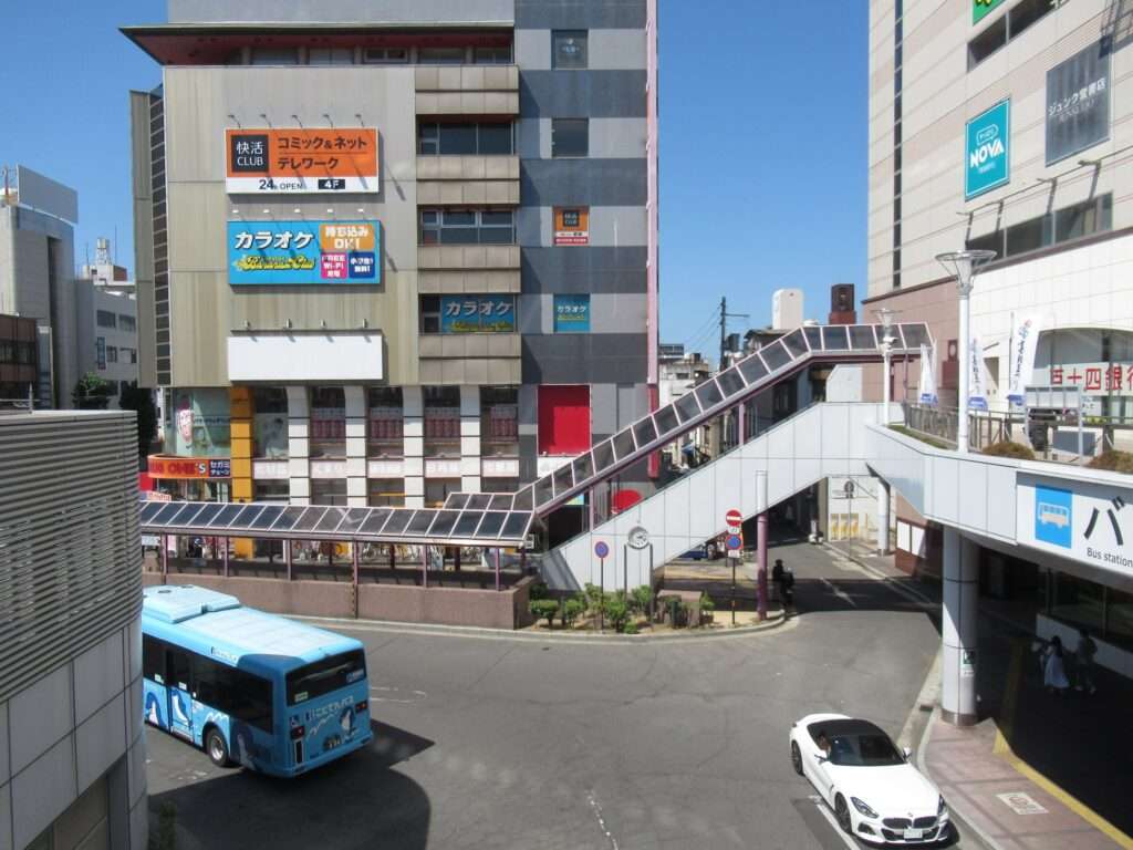 瓦町駅前(高松市)