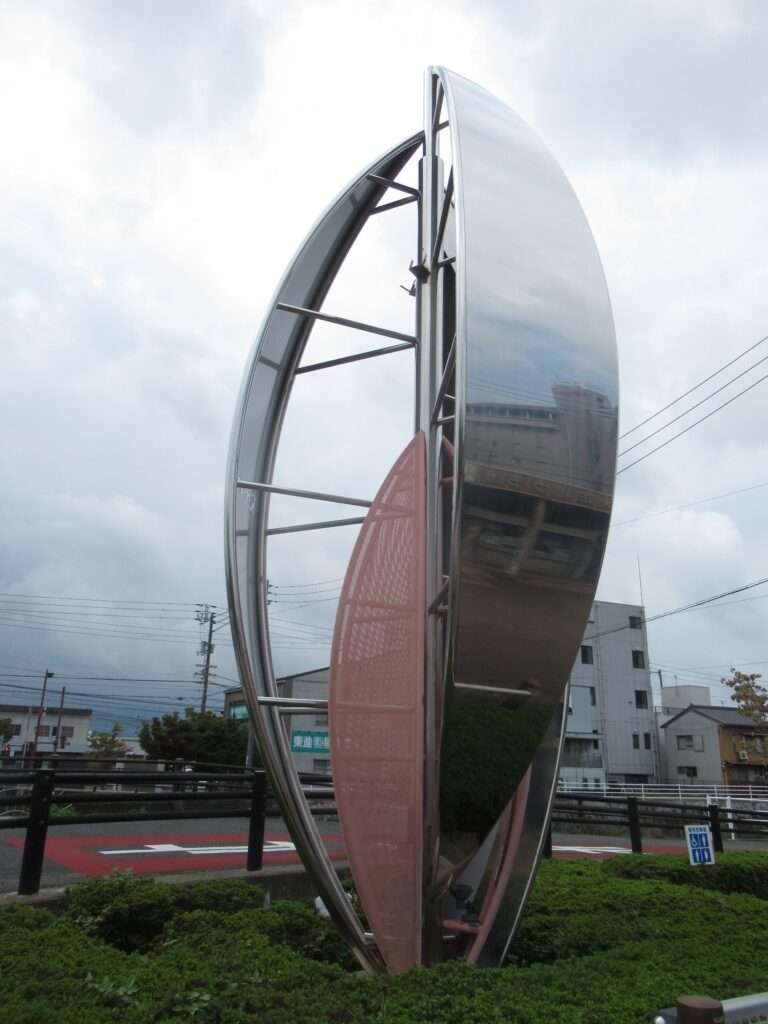 モニュメント@大正橋プラザ