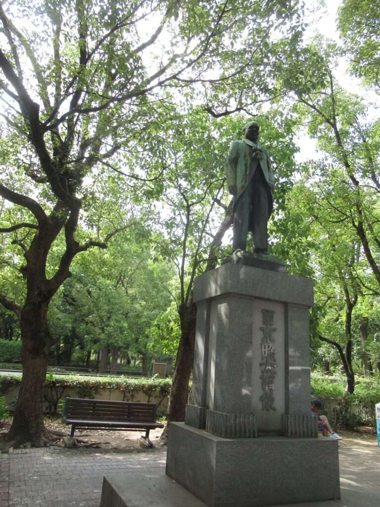 國東照太翁像@高松市立中央公園