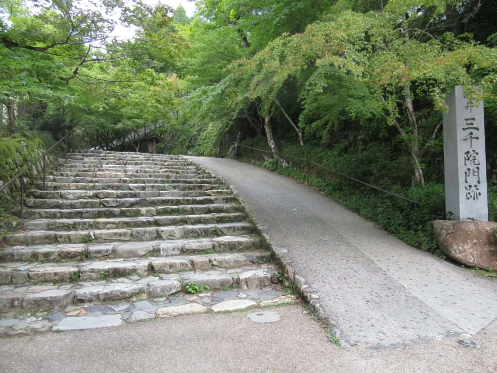 三千院参道(京都市)