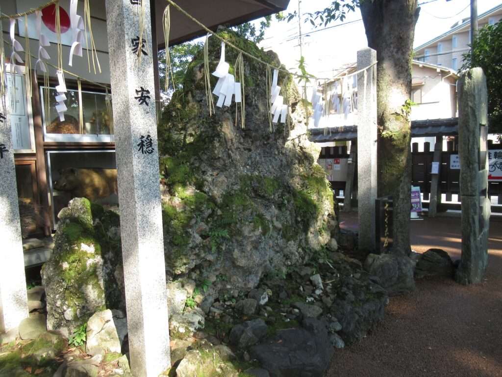 日本一のさざれ石@護王神社