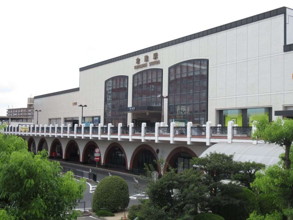 鶴の親子順風の像@倉敷駅