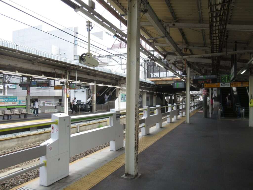 中山駅(JR東日本・横浜市交通局)