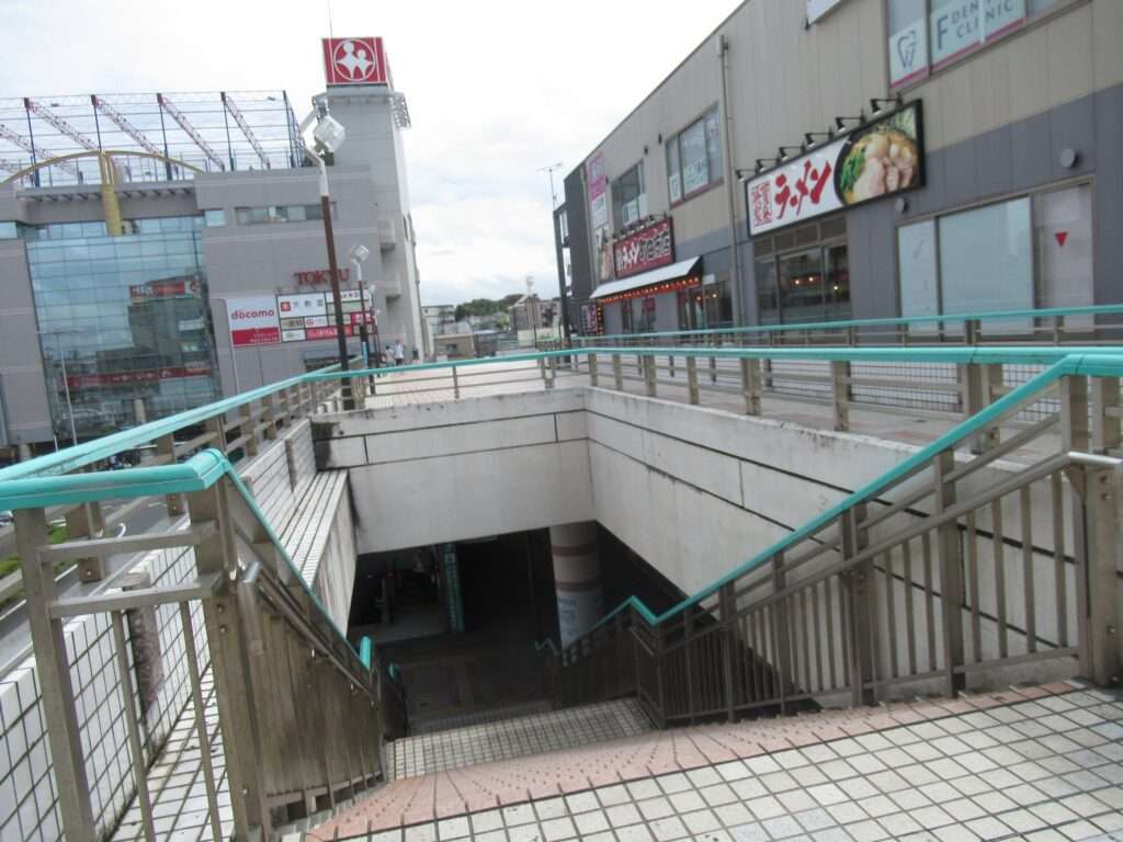 中山駅(JR東日本・横浜市交通局)