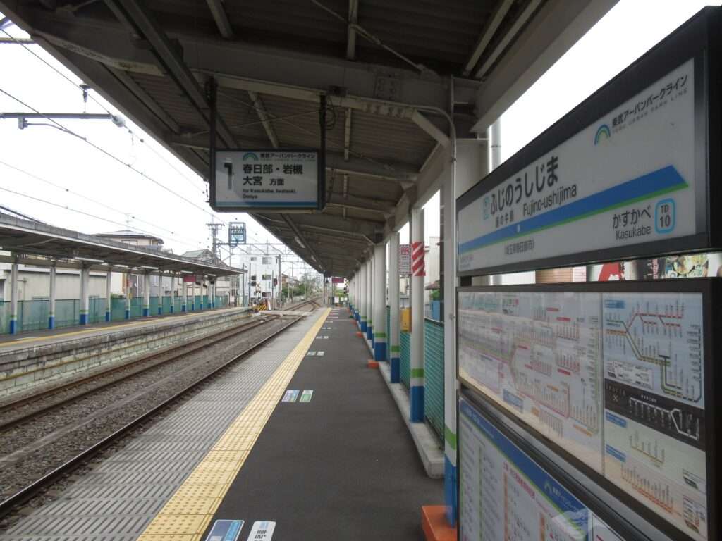 藤の牛島駅(東武鉄道)