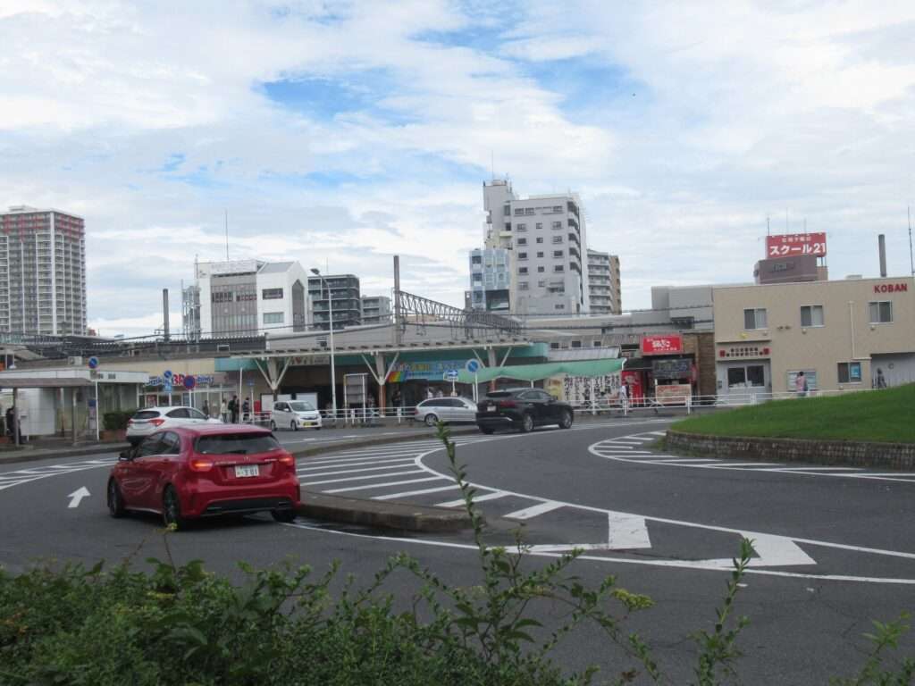 西口広場記念塔@春日部駅